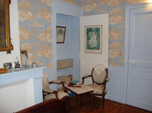 Bed and Breakfast Domaine De La Dame De Lauriere Solignac Номер фото