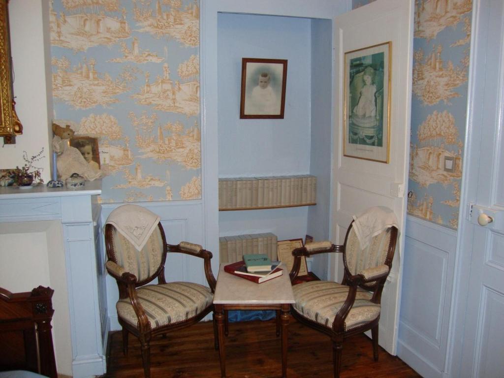 Bed and Breakfast Domaine De La Dame De Lauriere Solignac Номер фото