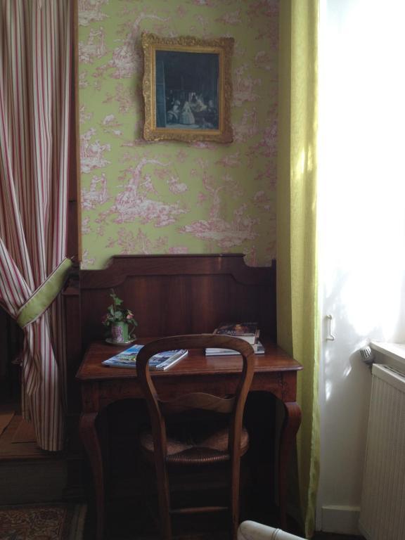 Bed and Breakfast Domaine De La Dame De Lauriere Solignac Номер фото
