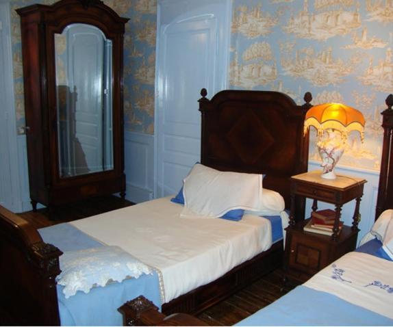Bed and Breakfast Domaine De La Dame De Lauriere Solignac Номер фото